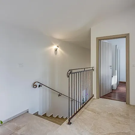 Villa Perla Modrusani