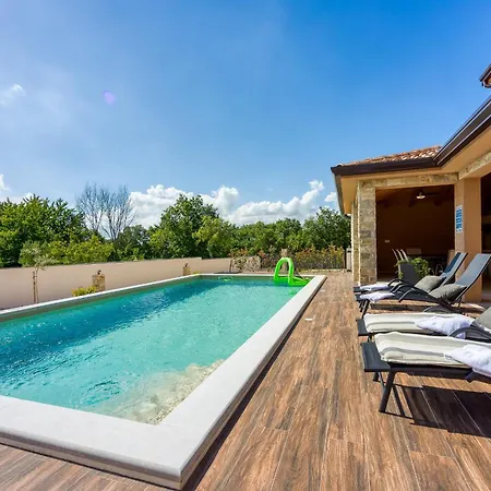 Perla Villa