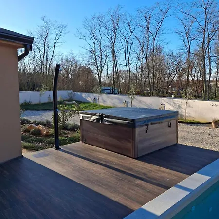 Perla ヴィラ Modrušani